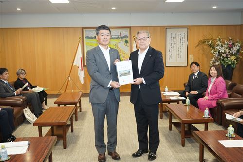 要望書手渡_R.JPG