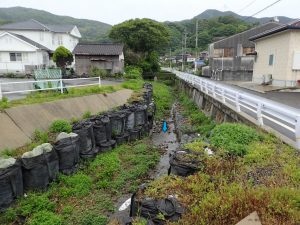 01 改修前（下流から）