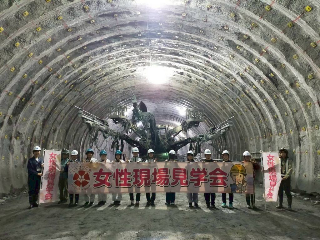 DA937605-AD88-4148-86B3-CF0E1F4210AE