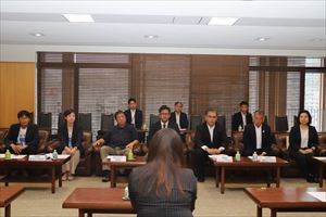 歓談の様子_R