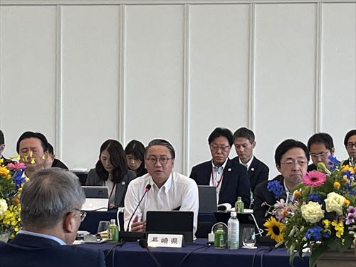 会議の様子_R