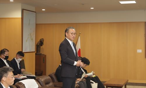 知事の様子_R